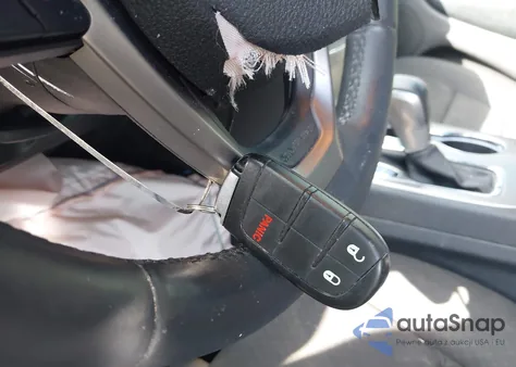 2018 Jeep Grand Cherokee Laredo E 4X4 из США, поврежденный, VIN 1C4RJFAGXJC377681